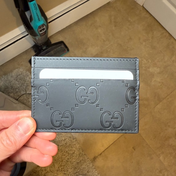 Gucci Rubber Effect Card Holder - Picture 1 of 8